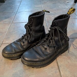 Dr. Martens Combs Leather Women US 7 Boots